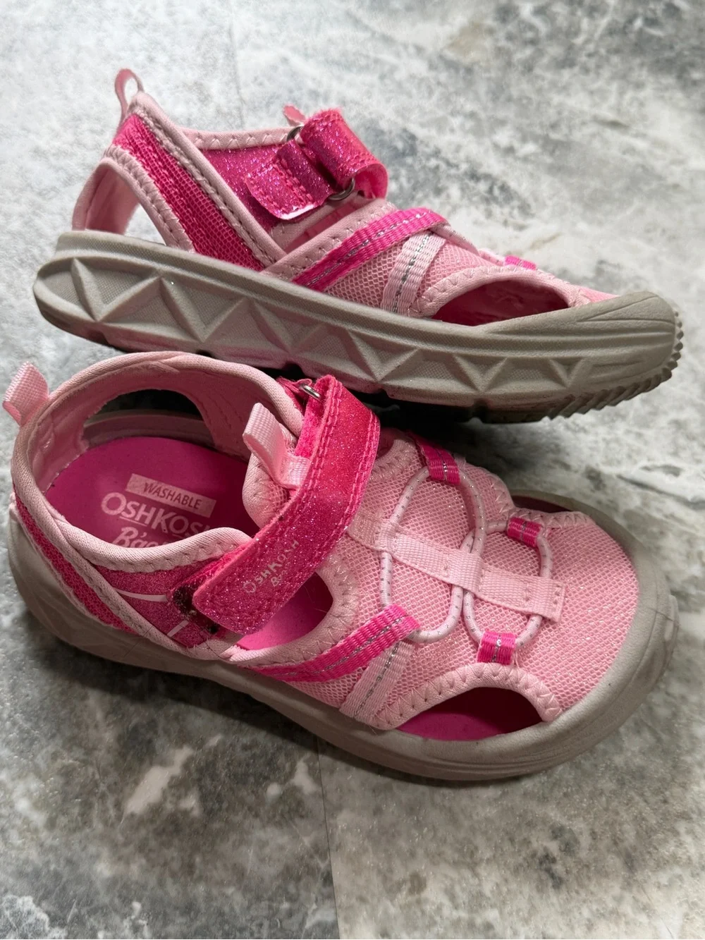 OshKosh Bgosh toddler strap brand